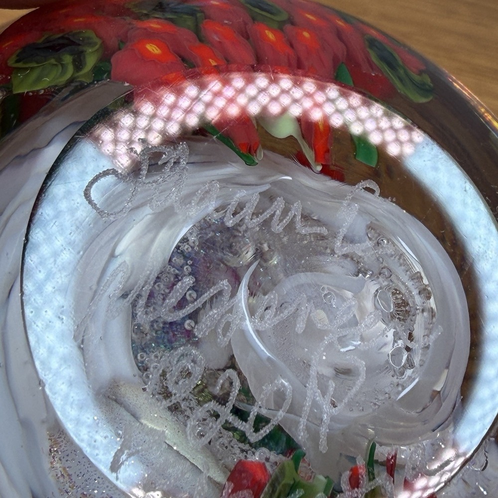Shawn Messenger "Poinsettia" 2011 Signed Magnum Art Glass Floral Paperweight - Picture 7 of 10
